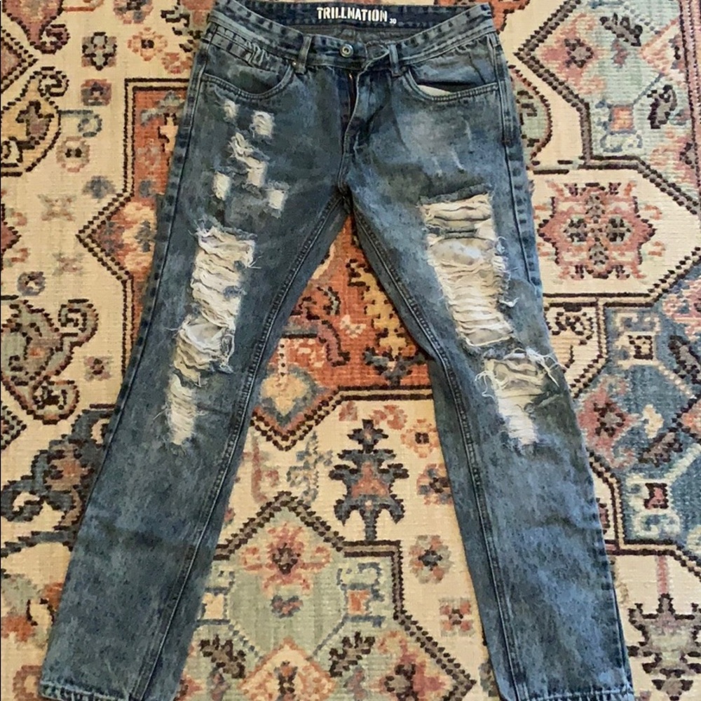 Men’s Distressed Jeans